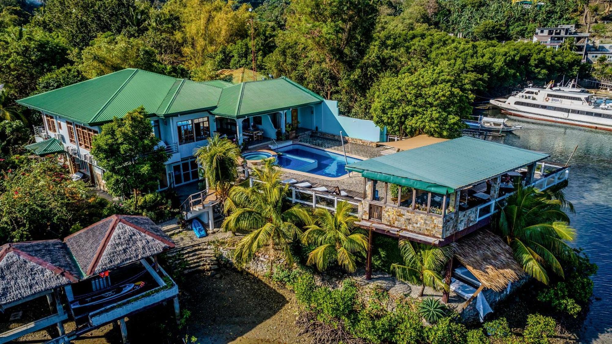 Edgewater Dive & Spa Resort Пуерто Галера Екстериор снимка