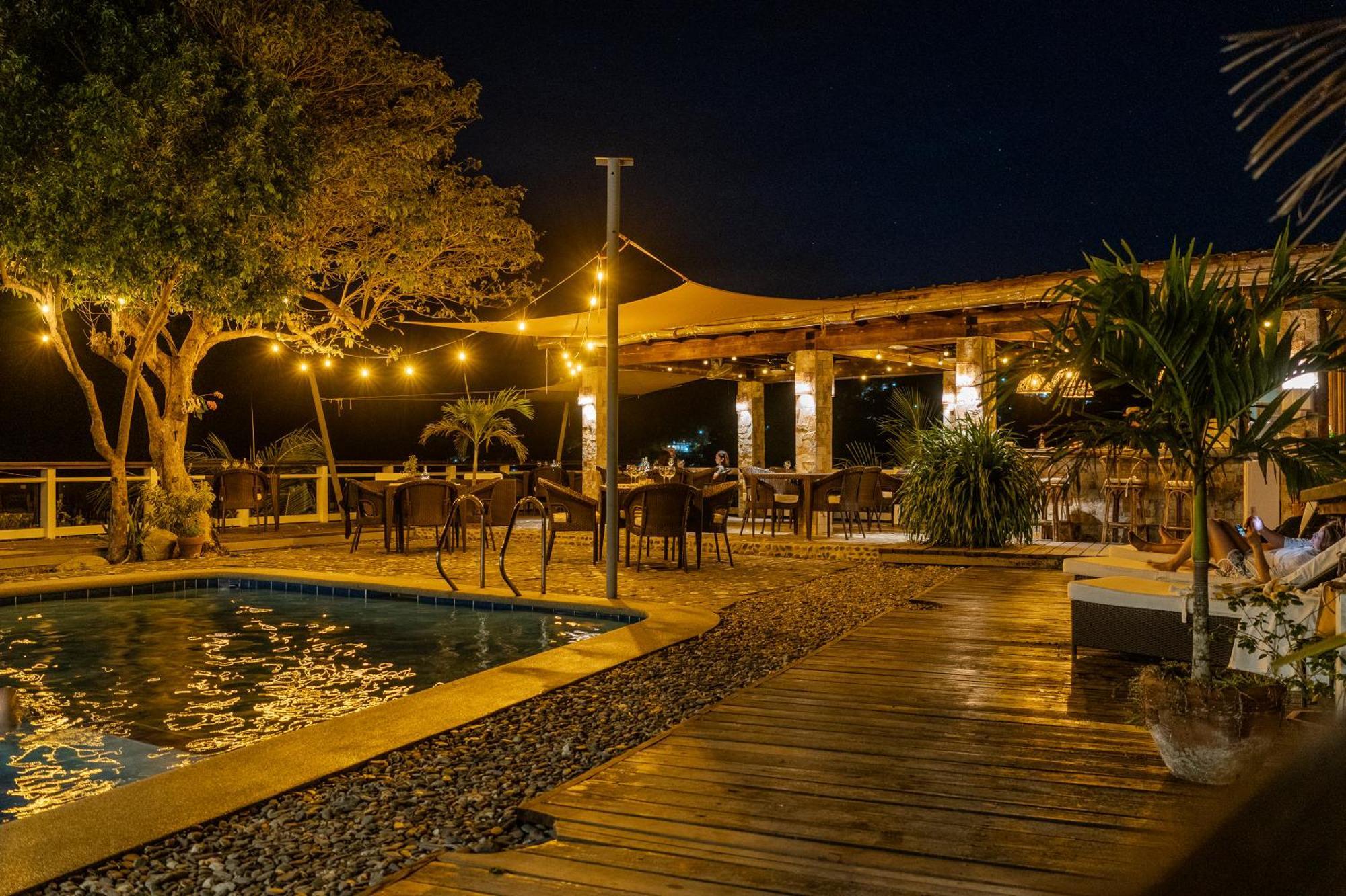 Edgewater Dive & Spa Resort Пуерто Галера Екстериор снимка