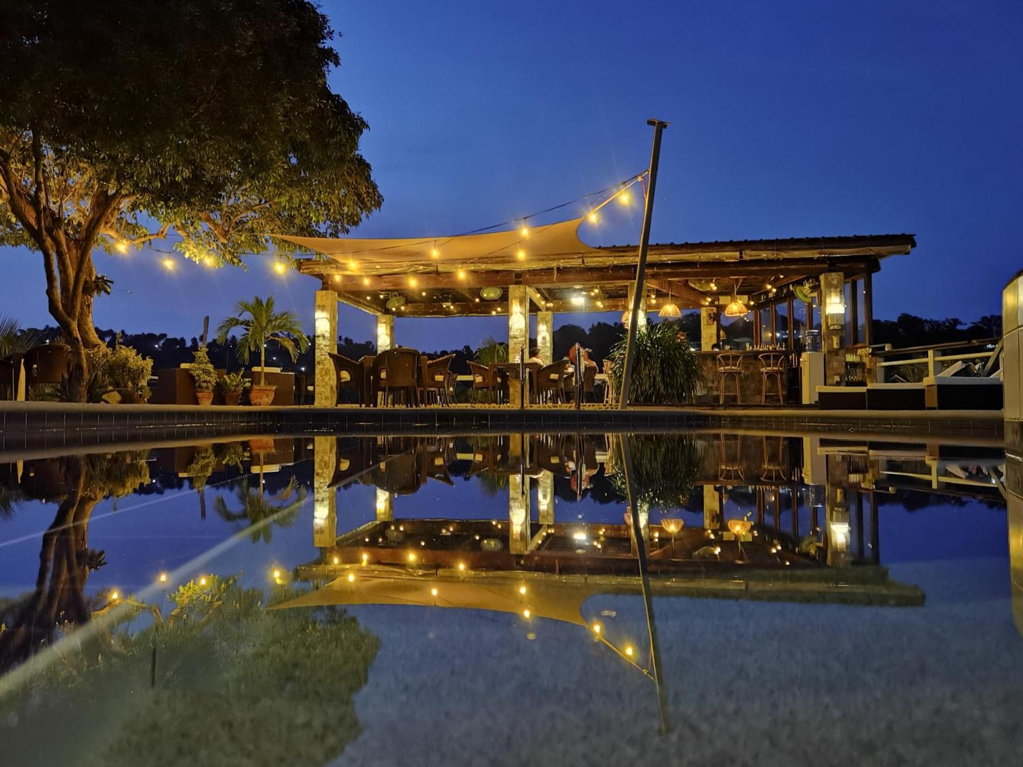 Edgewater Dive & Spa Resort Пуерто Галера Екстериор снимка