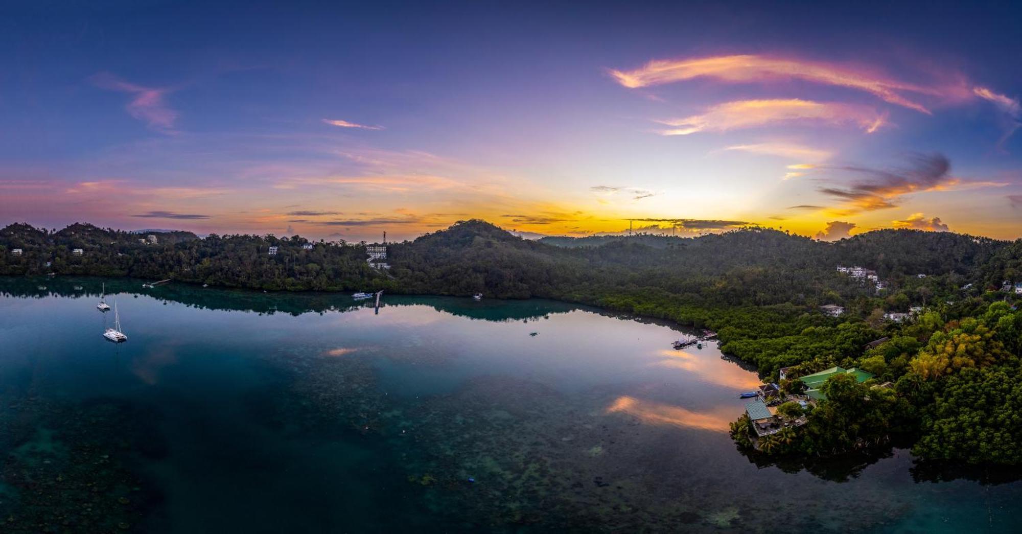 Edgewater Dive & Spa Resort Пуерто Галера Екстериор снимка